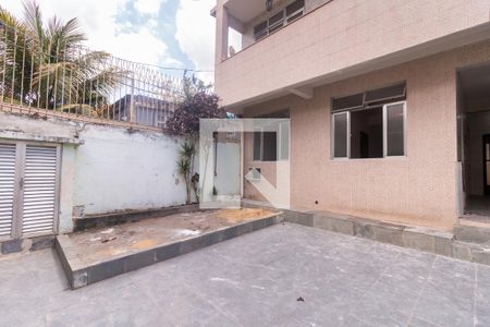 Casa para alugar com 99m², 3 quartos e 1 vagaGaragem / Quintal