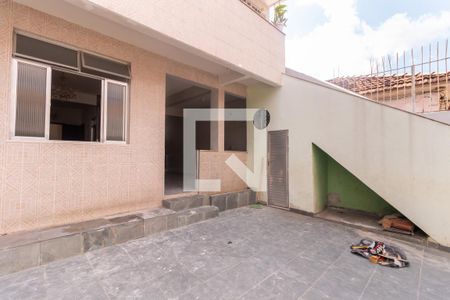 Casa para alugar com 99m², 3 quartos e 1 vagaGaragem / Quintal