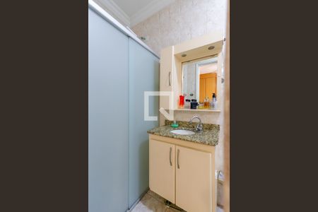 Casa de condomínio à venda com 194m², 4 quartos e 3 vagasBanheiro da Suíte 1