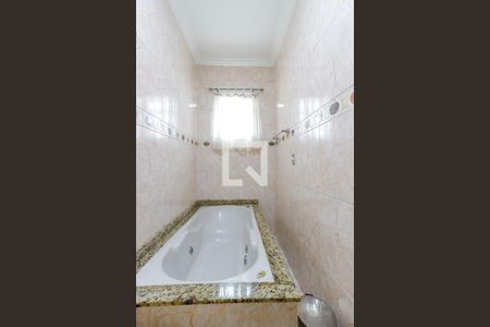 Casa de condomínio à venda com 194m², 4 quartos e 3 vagasBanheiro da Suíte 1