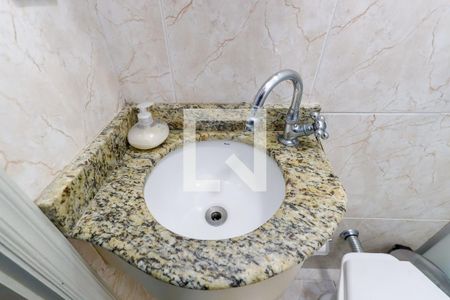 Casa de condomínio à venda com 194m², 4 quartos e 3 vagasBanheiro da Suíte 2