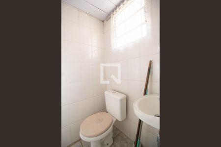 Casa à venda com 360m², 3 quartos e 7 vagasBanheiro de Serviço