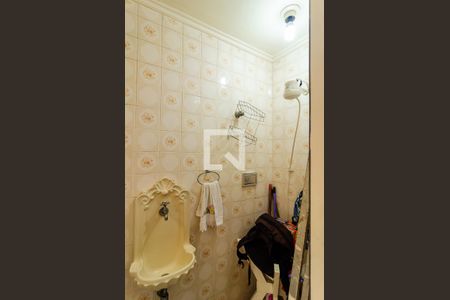 Casa à venda com 150m², 4 quartos e 2 vagas Casa à venda com 150m², 4 quartos e 2 vagasBanheiro de Serviço