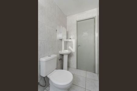 Banheiro de apartamento para alugar com 1 quarto, 40m² em Vila Ipiranga, Porto Alegre