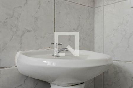 Banheiro de apartamento para alugar com 1 quarto, 40m² em Vila Ipiranga, Porto Alegre