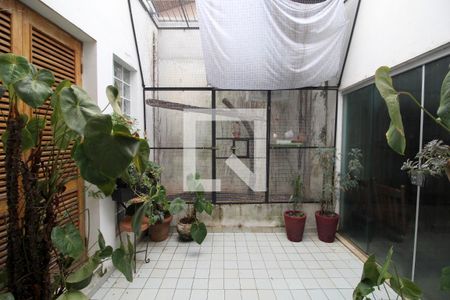 Casa para alugar com 250m², 5 quartos e 1 vagaÁrea de Luz