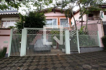 Casa para alugar com 250m², 5 quartos e 1 vagaFachada