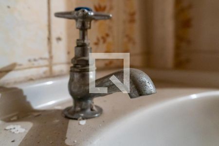 Casa à venda com 130m², 3 quartos e 2 vagasBanheiro de serviço - Torneira