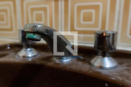 Casa à venda com 130m², 3 quartos e 2 vagasBanheiro Social - Torneira