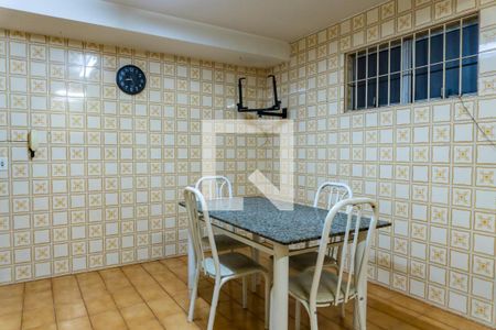 Casa à venda com 130m², 3 quartos e 2 vagasCozinha