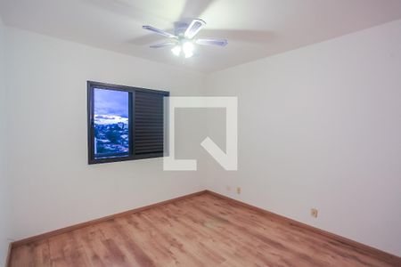 Suíte de apartamento para alugar com 3 quartos, 122m² em Vila Suzana, São Paulo