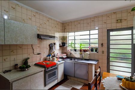 Casa à venda com 274m², 3 quartos e 2 vagas Casa à venda com 274m², 3 quartos e 2 vagasCozinha