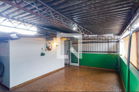 Casa à venda com 274m², 3 quartos e 2 vagas Casa à venda com 274m², 3 quartos e 2 vagasTerraço