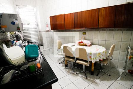 Casa para alugar com 200m², 2 quartos e 1 vagaCozinha - Armários