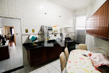 Casa para alugar com 200m², 2 quartos e 1 vagaCozinha - Armários