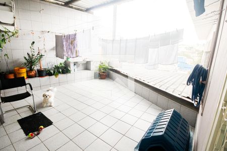 Casa para alugar com 200m², 2 quartos e 1 vagaQuintal