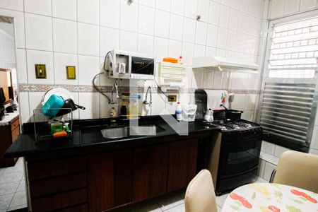 Casa para alugar com 200m², 2 quartos e 1 vagaCozinha - Armários