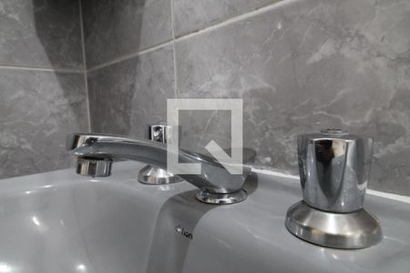 Casa à venda com 240m², 4 quartos e 3 vagasBanheiro 2