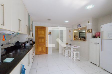 Apartamento à venda com 218m², 3 quartos e 2 vagasCozinha