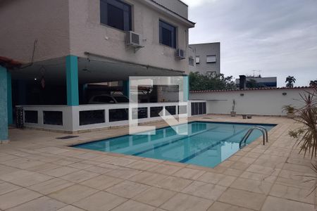 Casa à venda com 211m², 3 quartos e 6 vagasPiscina