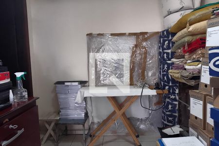 Casa à venda com 211m², 3 quartos e 6 vagasQuarto de Serviço