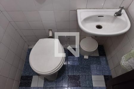 Casa à venda com 211m², 3 quartos e 6 vagasBanheiro de serviço