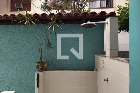 Casa à venda com 211m², 3 quartos e 6 vagasPiscina