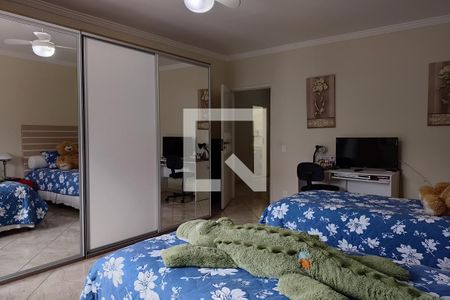 Casa à venda com 211m², 3 quartos e 6 vagasQuarto 2