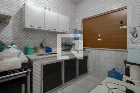 Casa à venda com 211m², 3 quartos e 6 vagasCozinha 2