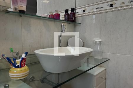 Casa à venda com 211m², 3 quartos e 6 vagasBanheiro Social