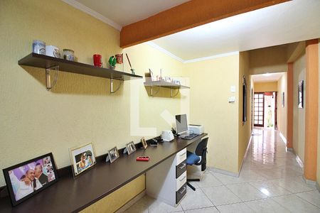 Casa à venda com 220m², 3 quartos e 3 vagasEscritório