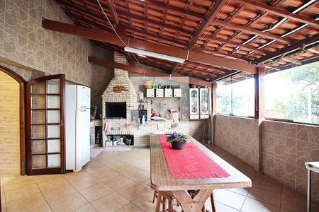 Casa à venda com 220m², 3 quartos e 3 vagasEspaço Gourmet e Lavanderia