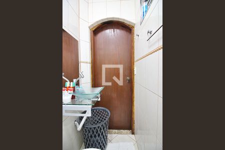 Casa à venda com 220m², 3 quartos e 3 vagasBanheiro do Quarto 1 - Suíte