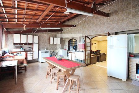 Casa à venda com 220m², 3 quartos e 3 vagasEspaço Gourmet e Lavanderia