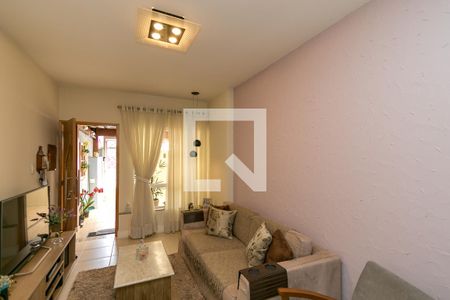Sala de casa à venda com 3 quartos, 150m² em Jardim Aeroporto, São Paulo
