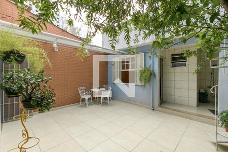Casa à venda com 150m², 3 quartos e 2 vagas Casa à venda com 150m², 3 quartos e 2 vagasQuintal