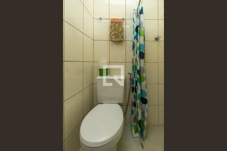 Casa à venda com 150m², 3 quartos e 2 vagas Casa à venda com 150m², 3 quartos e 2 vagasBanheiro de Serviço