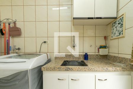 Casa à venda com 150m², 3 quartos e 2 vagas Casa à venda com 150m², 3 quartos e 2 vagasLavanderia