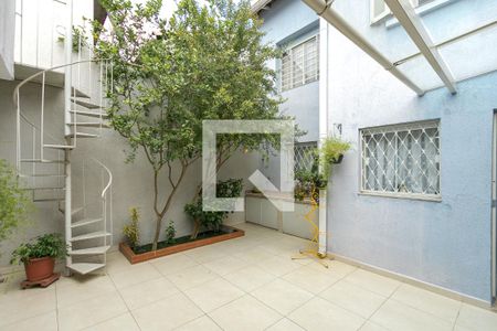 Casa à venda com 150m², 3 quartos e 2 vagas Casa à venda com 150m², 3 quartos e 2 vagasQuintal