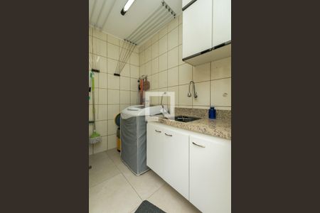 Casa à venda com 150m², 3 quartos e 2 vagas Casa à venda com 150m², 3 quartos e 2 vagasLavanderia