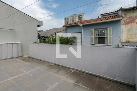 Casa à venda com 150m², 3 quartos e 2 vagas Casa à venda com 150m², 3 quartos e 2 vagasTerraço