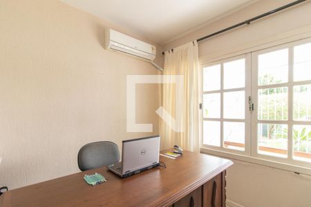 Casa à venda com 351m², 4 quartos e 2 vagasGabinete