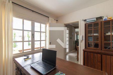 Casa à venda com 351m², 4 quartos e 2 vagasGabinete