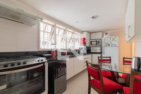 Casa à venda com 351m², 4 quartos e 2 vagasCozinha