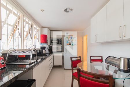 Casa à venda com 351m², 4 quartos e 2 vagasCozinha