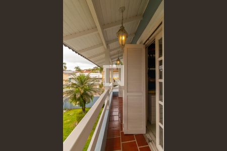 Casa à venda com 351m², 4 quartos e 2 vagasVaranda do quarto 1