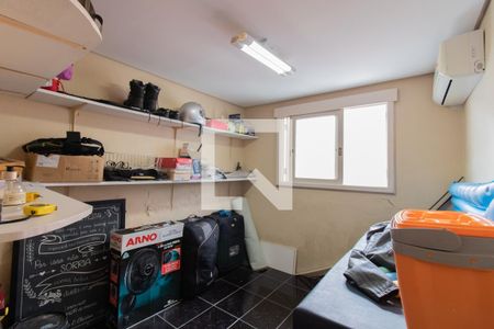 Casa à venda com 351m², 4 quartos e 2 vagasQuarto de Serviço