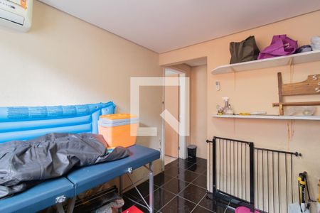 Casa à venda com 351m², 4 quartos e 2 vagasQuarto de Serviço