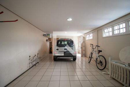Casa à venda com 351m², 4 quartos e 2 vagasGaragem