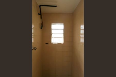 Casa para alugar com 77m², 2 quartos e sem vaga Casa para alugar com 77m², 2 quartos e sem vagaBanheiro Social